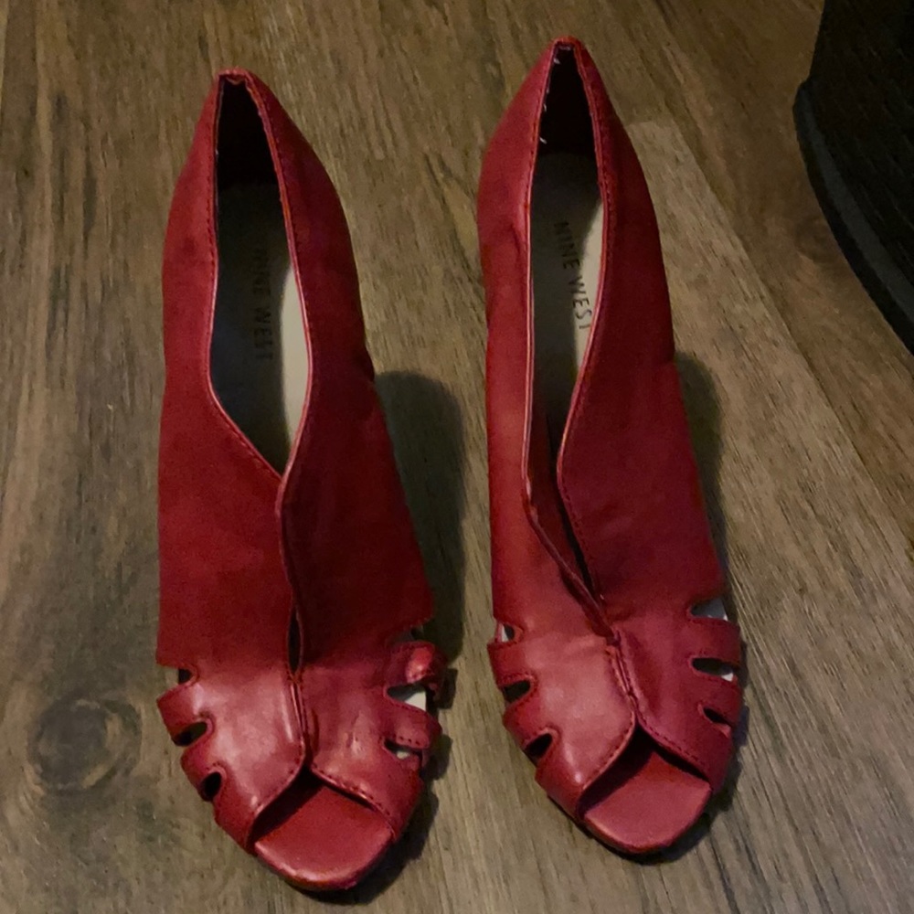 Fabulous Red open toed heels!